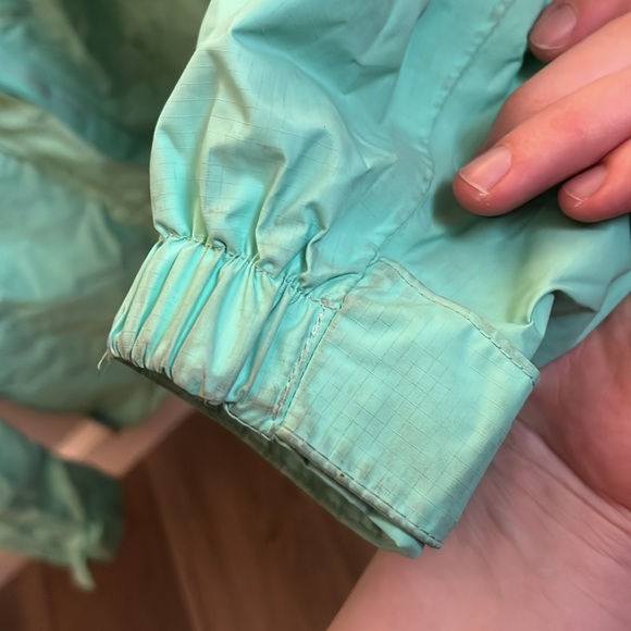 North Face Rain Coat - Picture 6 of 7